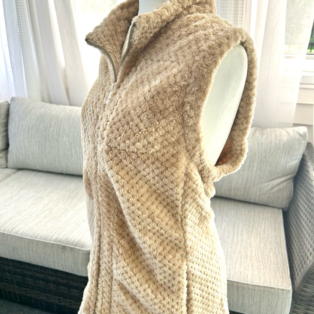 NWT Calvin Klein Latte Colored Zip Up Plush Vest size XL